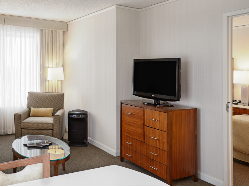 King Ambassador Floor InterContinental Suites Hotel, Cleveland