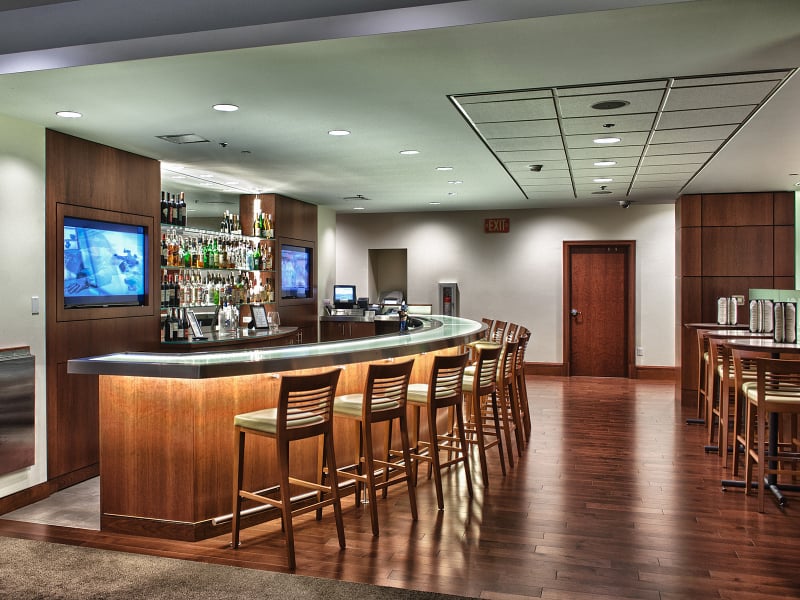 C2 Bar and Lounge Dine Area at InterContinental Suites Hotel, Cleveland