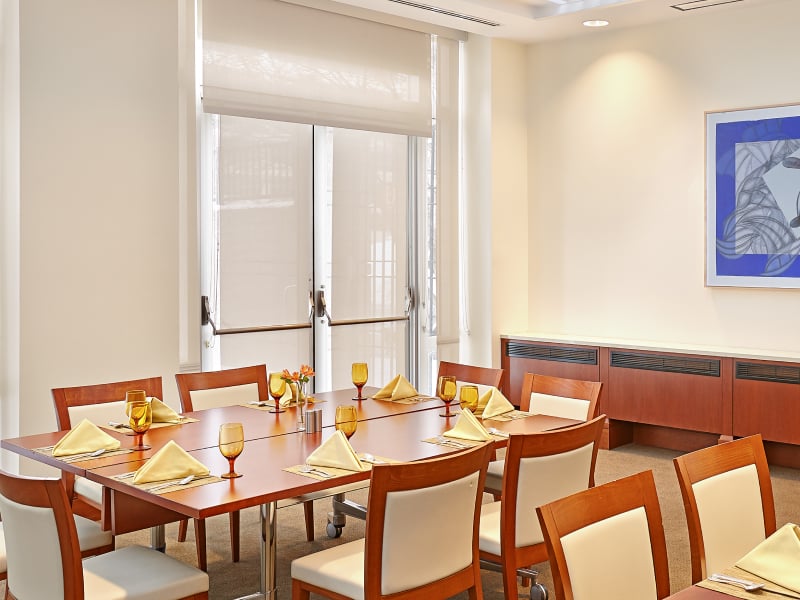 Comfortable Sitting Meeting Room at InterContinental Suites Hotel, Cleveland