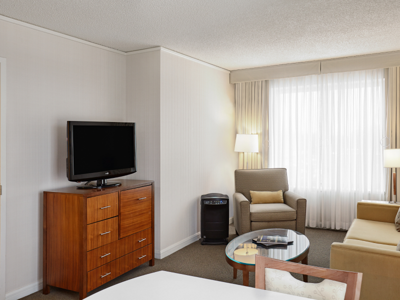 Pure Room King Suite at InterContinental Suites Hotel, Cleveland