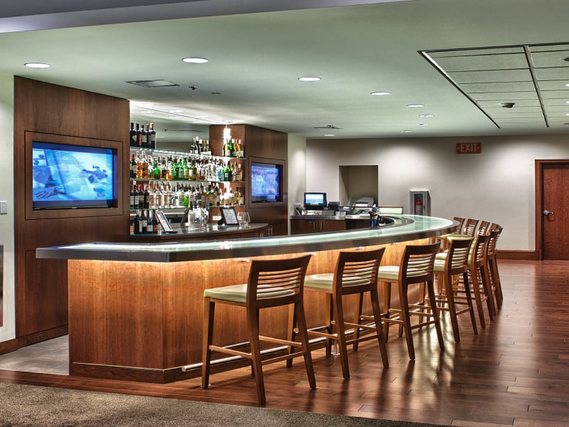Relaxing Cleveland Cafe and Bar InterContinental Suites Hotel, Cleveland