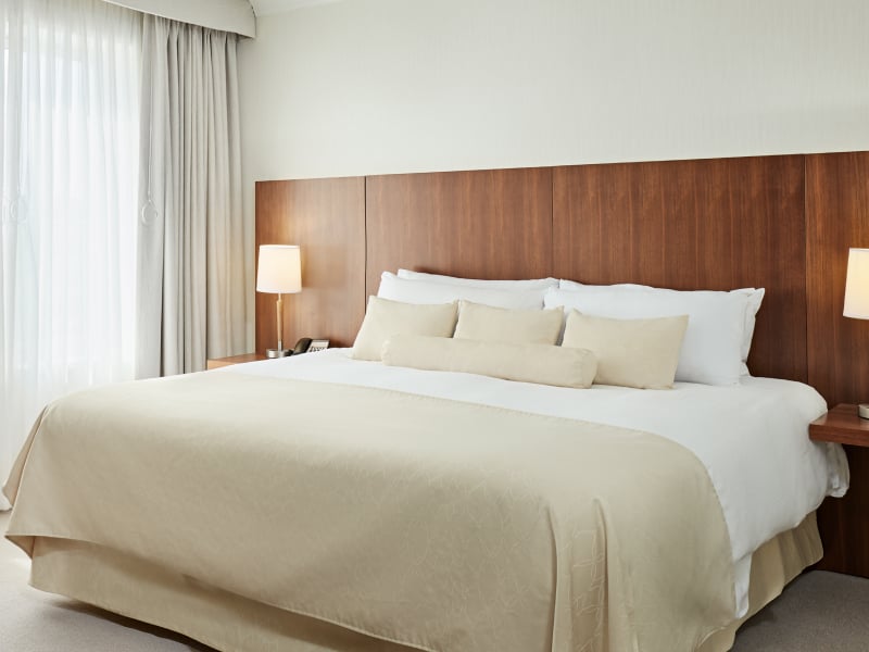 Enjoy Luxurious Stay at InterContinental Suites Hotel, Cleveland